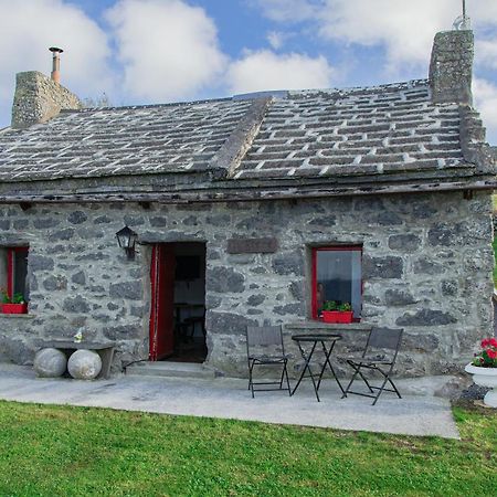 1844 Seascape Cottage Is Located On The Wild Atlantic Way Fanore ภายนอก รูปภาพ