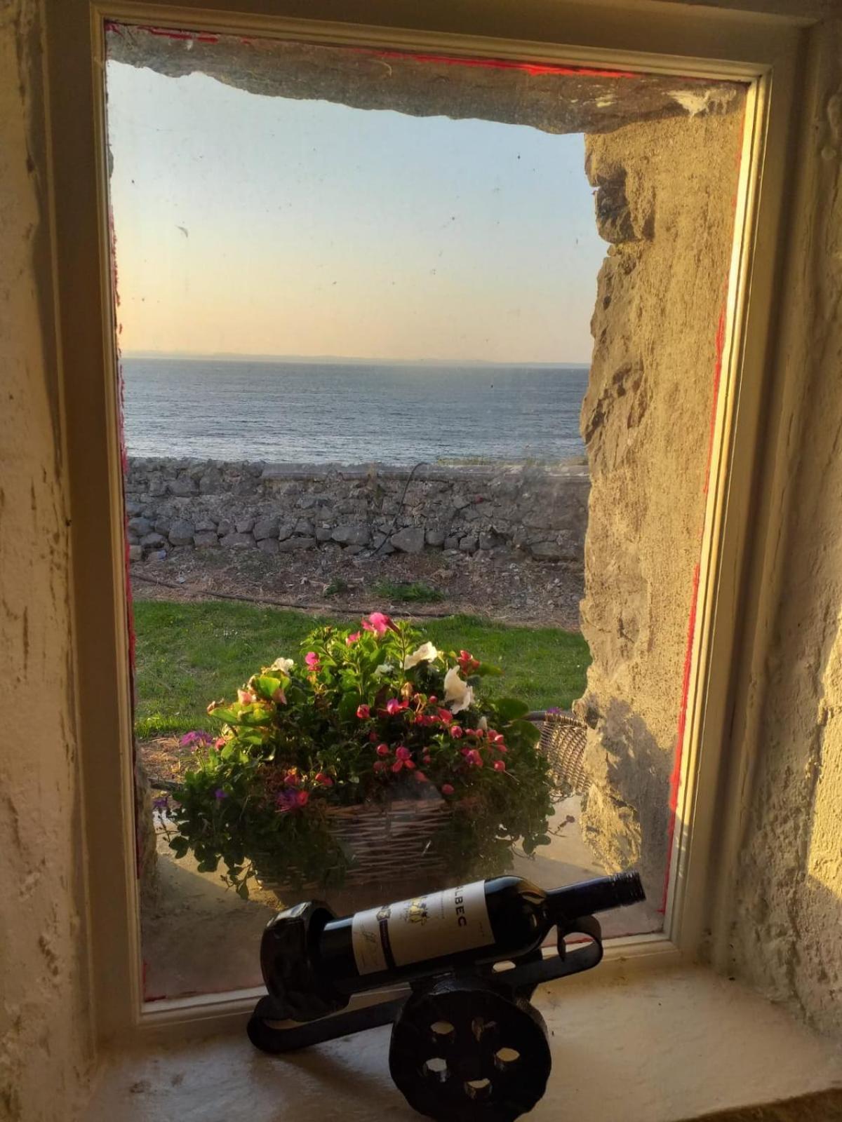 1844 Seascape Cottage Is Located On The Wild Atlantic Way Fanore ภายนอก รูปภาพ